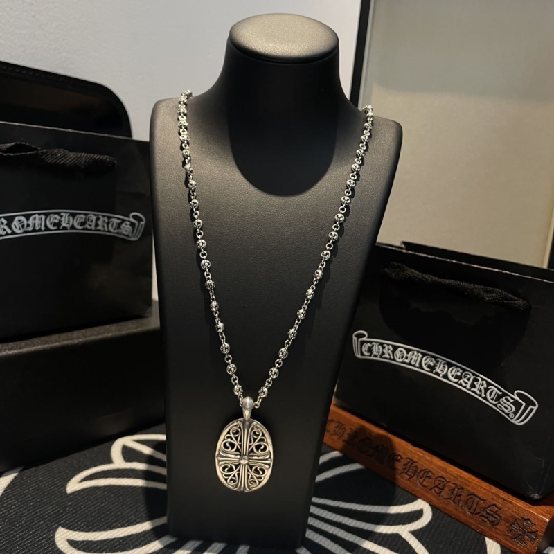 Ch*0me He**ts necklaces